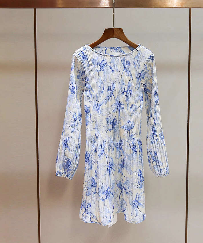 2026 Spring and Summer New French style Small Fragrant Round Neck Folded Long Sleeve Printed Slimming Dress for Women