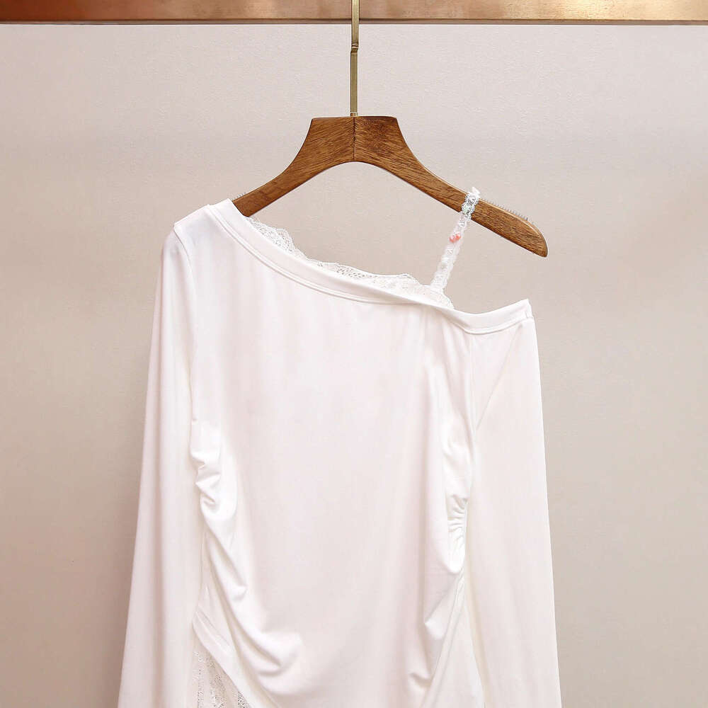 2026 high-end women's fashion autumn new style French youth loose lace off shoulder long sleeved women's T-shirt