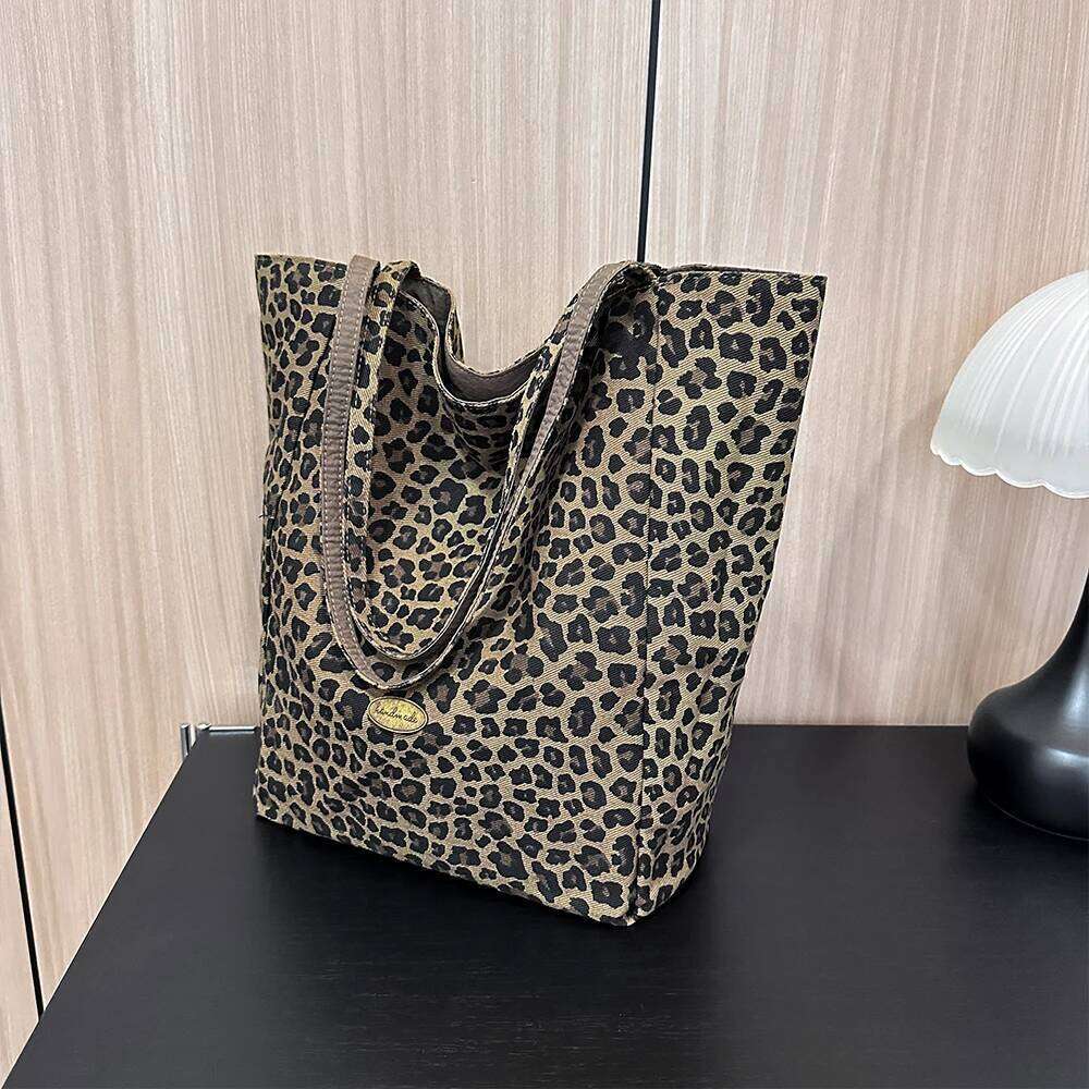 Leopard Print Canvas Women's 2025 Autumn and Winter New Fashion, College Style Tote Bag, Casual Large Capacity Cloth Bag XJ260306
