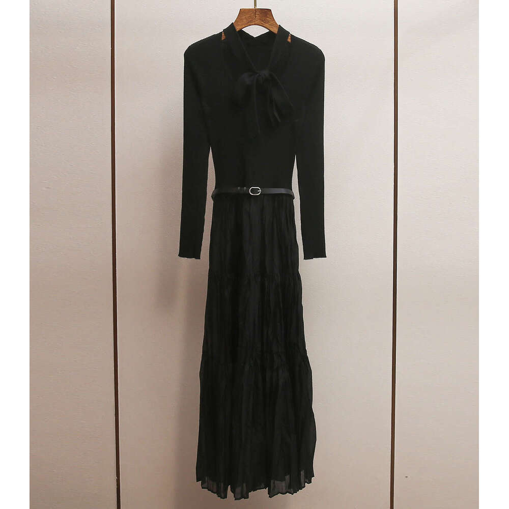 2026 designer high-end c10 women's clothing spring new elegant Hepburn style lace up U-neck patch knit dress