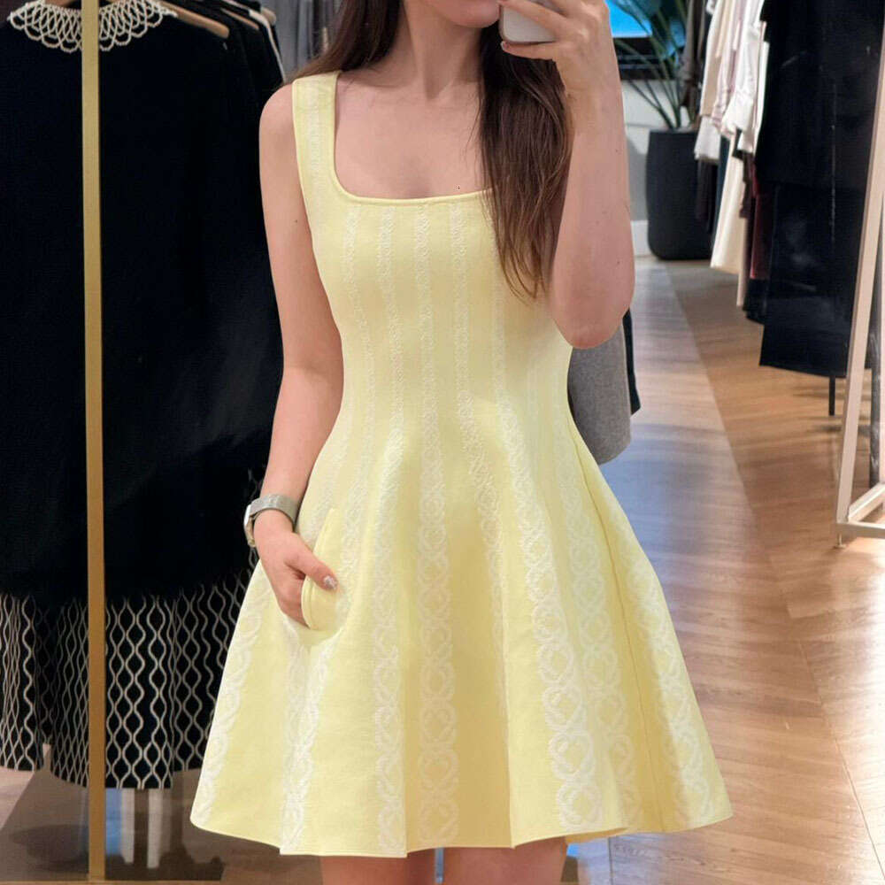 2026 Spring and Summer New Women's Elegant Style Sleeveless Waist Knitted Short Skirt with Open Collar Woolen Sweater