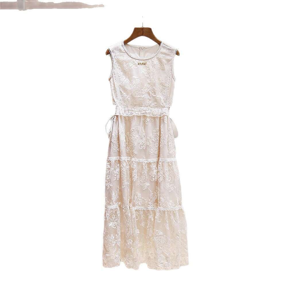 2026 designer high-end women's summer new style French mature lace embroidered hollow dress