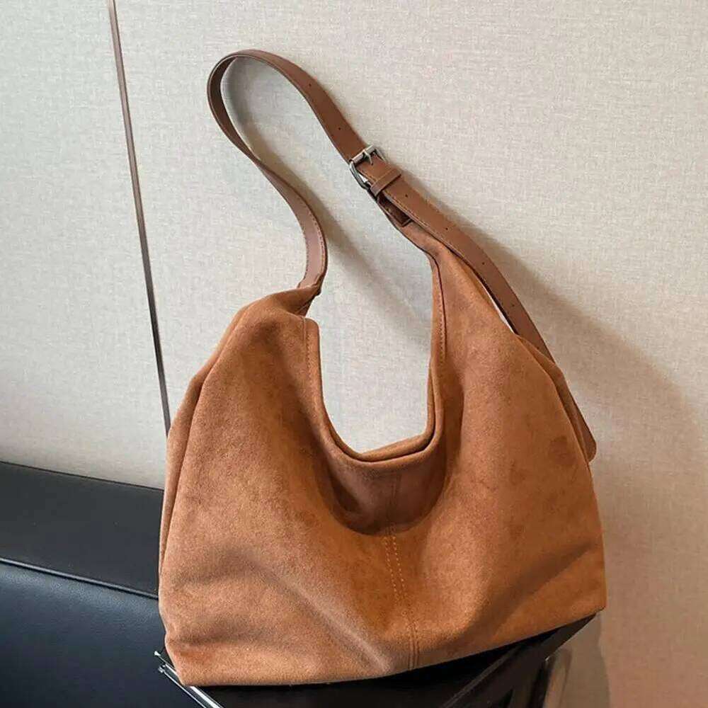 Retro Large Capacity Suede Bucket Women's Hot Sale Of The Season New Autumn Winter Fashion Single Shoulder Bag Stylish XJ260306