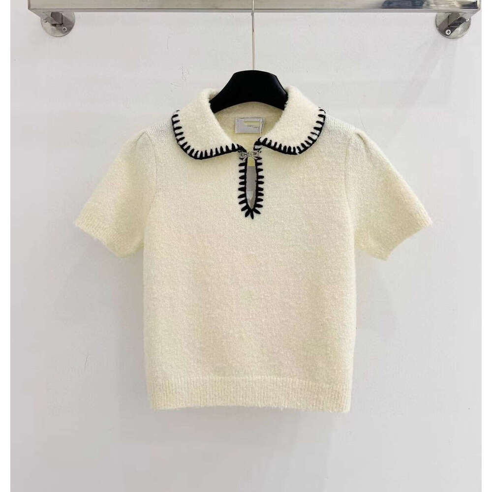 2026 Designer Women's High Quality Style French Elegant Simple Hollow Collar Knitted Sweater