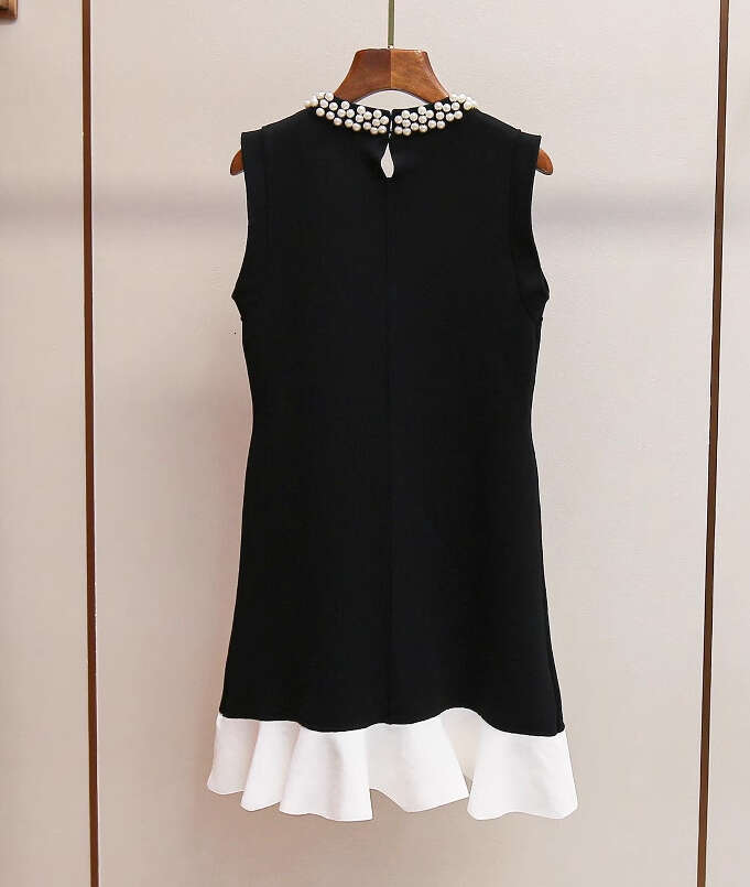 2026 Spring and Summer New French High end Elegant Beaded Round Neck Waist with Ruffles Knitted Tank Top