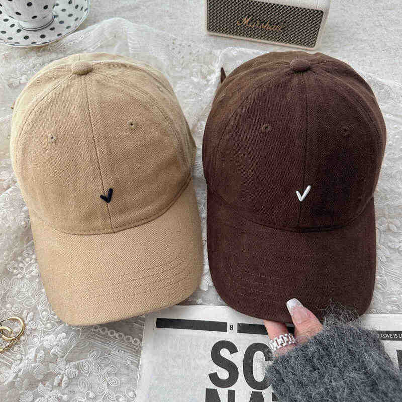 2026 New Designer Luxury Brand Men's And Women's Embroidered Baseball Cap Slim Fit Wide Edge Washed Retro Simple Outdoor Sports Cotton Duck Down Cap