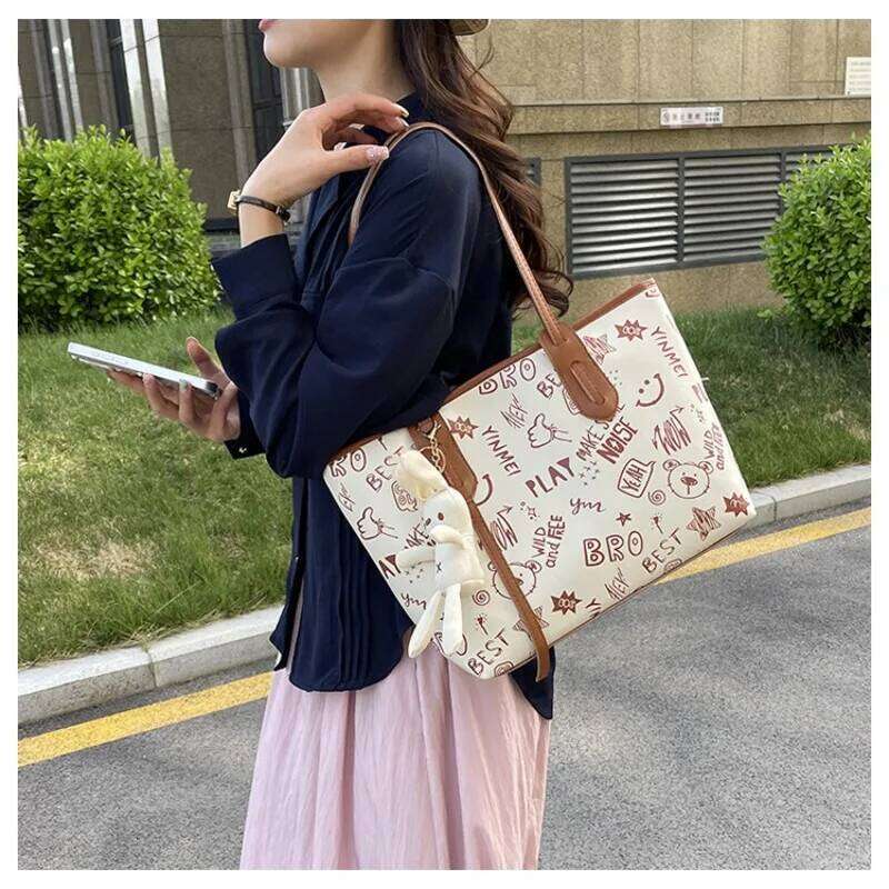 Summer Women's Cartoon Printed Handbag Simple Korean Version Street Photography Shoulder Student Crossbody Bag XJ260306
