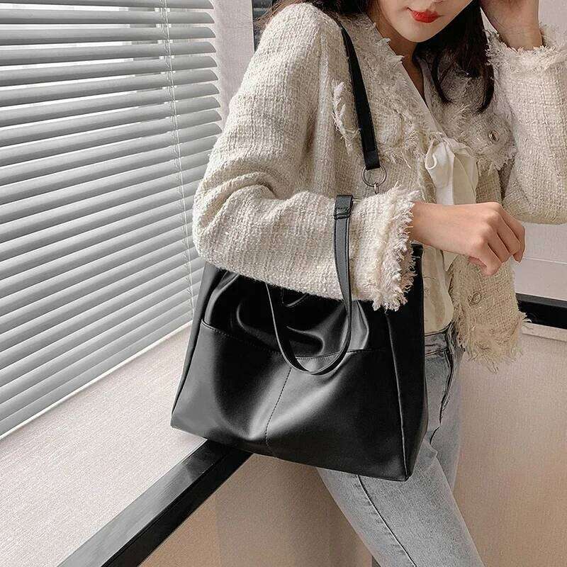 2025 Shoulder Side Bags for Women Vintage Solid Color Simple Large Capacity Big PU Leather The Latest Handbags Travel Totes XJ260306