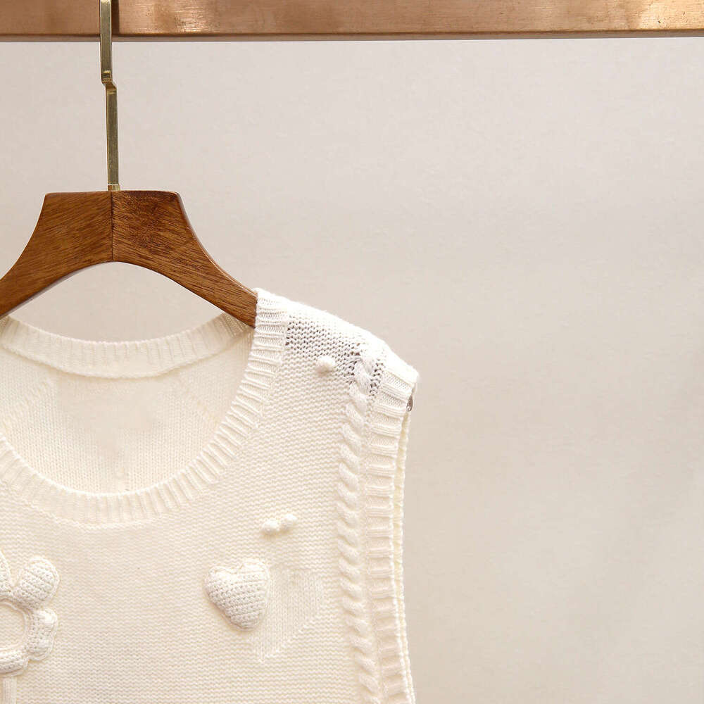 2026 Designer High end Women's Spring New Collection Retro Fragrance Inspired Round Neck Crochet Pattern Women's A12 Tank Top