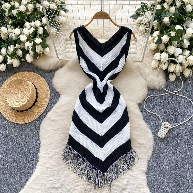 2026 European and American style sexy V-neck vacation style sleeveless striped knitted women's dress slim fit tassel
