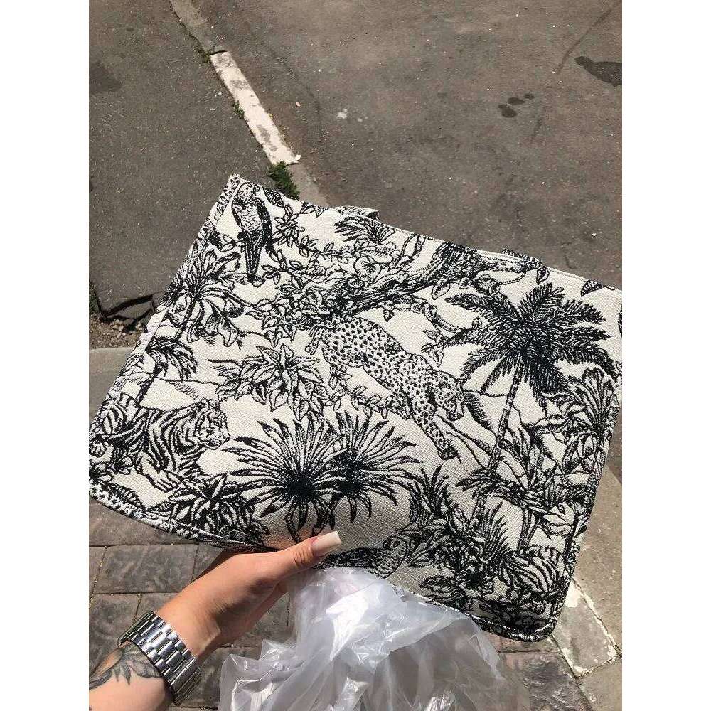 Ladies' Handbag Embroidered Tote 2024 Good Quality Fashion Commuter Shoulder Bag for Women XJ260306