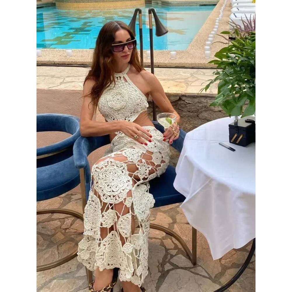 Hook Crochet Flower Long Dresses Women Knitted Halter Sexy Hollow Out Sleeveless Backless Maxi Dress Holiday Fashion Beach Robes MAKOUFEI