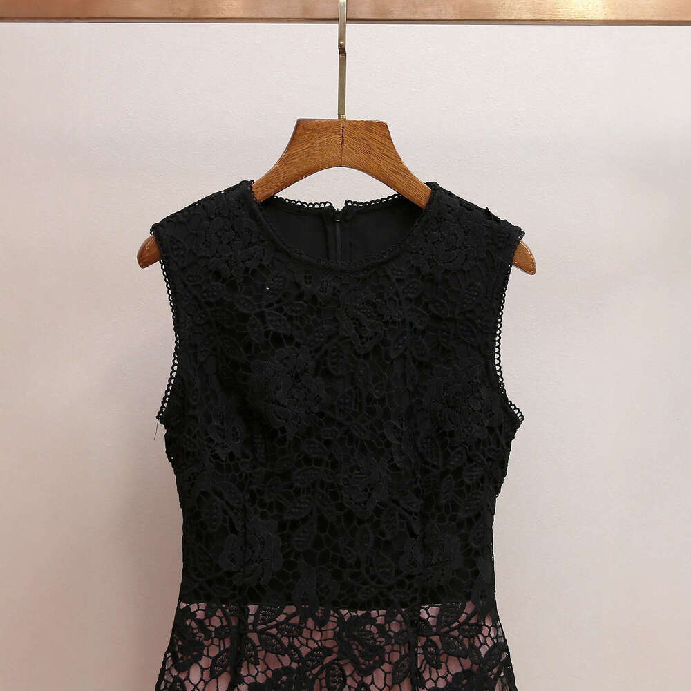 2026 designer high-end women's clothing spring and autumn new style French princess lace patch long cake skirt