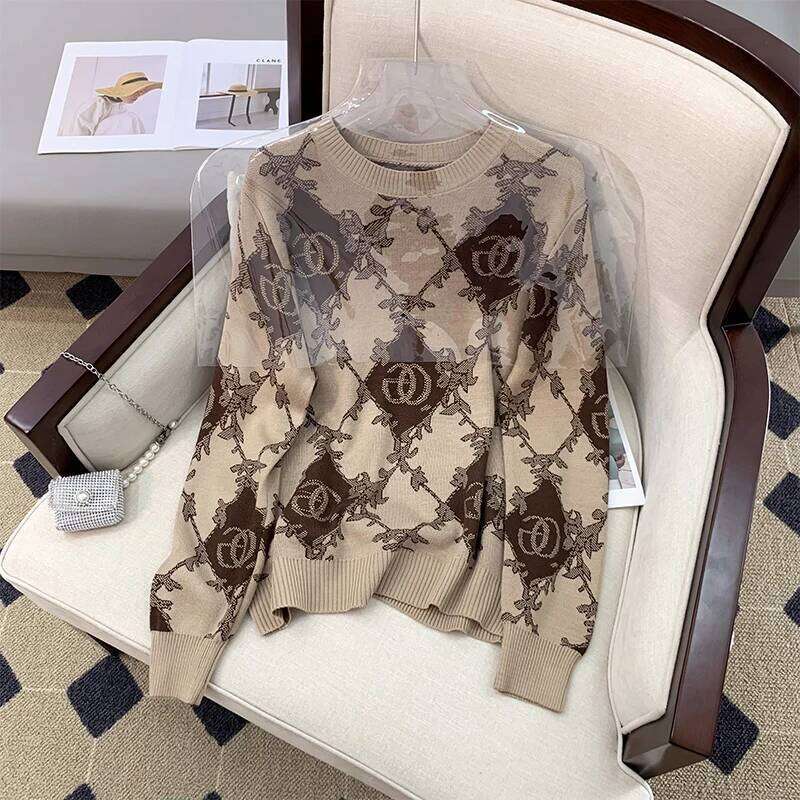Vintage Argyle Monogram Knit Sweater - Elegant Floral Embroidered Pullover for Fall Winter Fashion MAKOUFEI