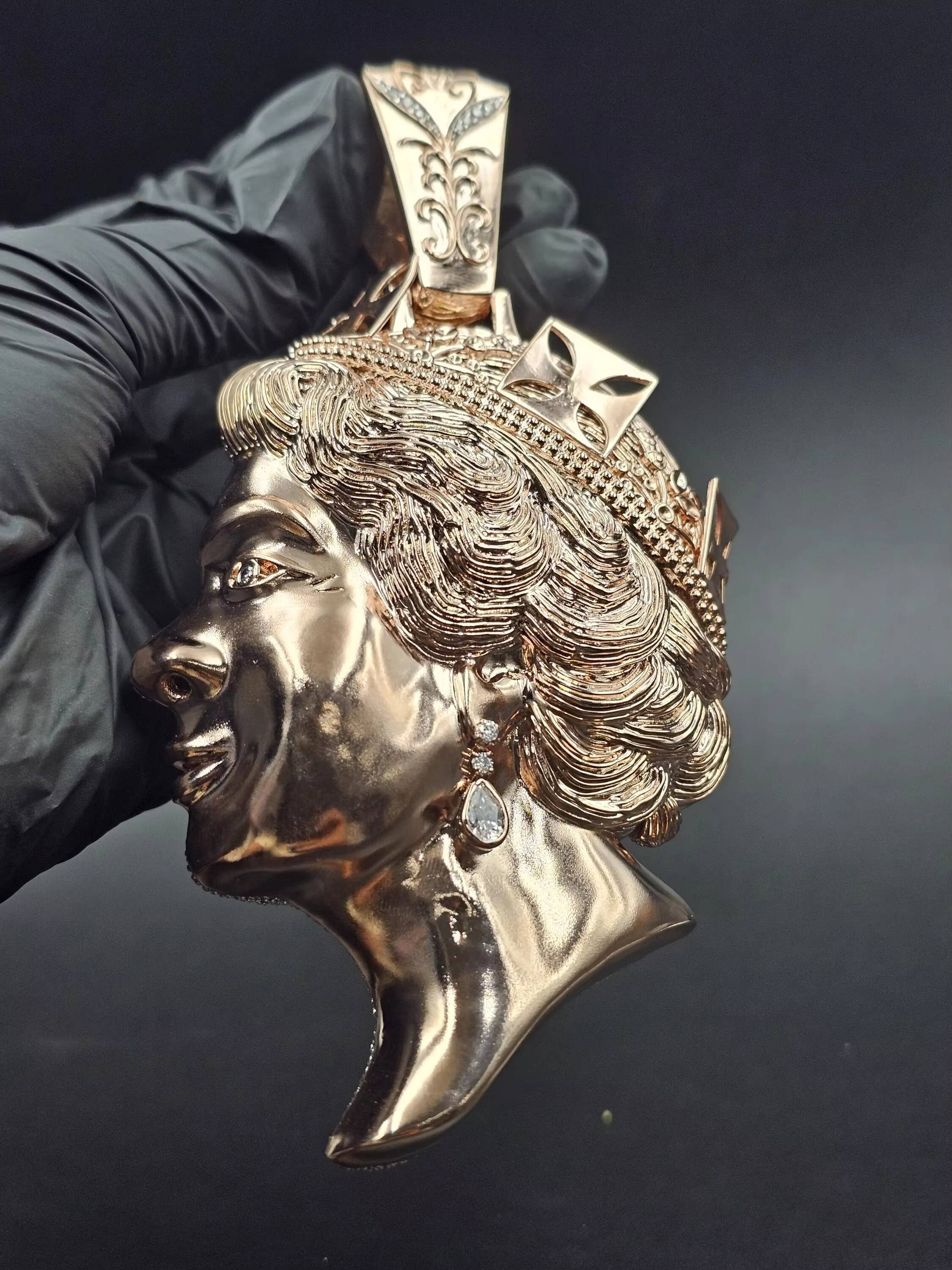 Top Seller VVS Moissanite Diamond Iced Out Hip Hop Pendant Necklace With 925 Silver Queen Face Design At Low Price