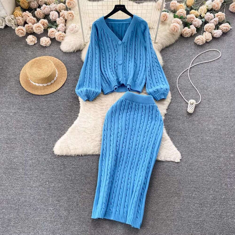 2026 designer loose casual knitted woolen dress for autumn and winter, soft and comfortable, lazy style women's two-piece knitted sweater