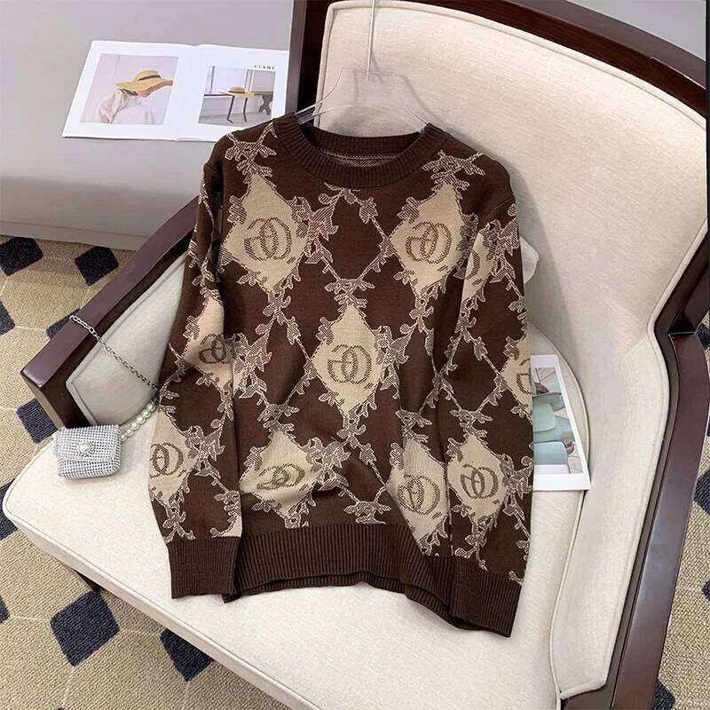 Vintage Argyle Monogram Knit Sweater - Elegant Floral Embroidered Pullover for Fall Winter Fashion MAKOUFEI