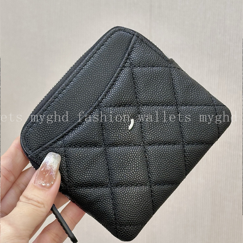 Women Quilted Walle… - image