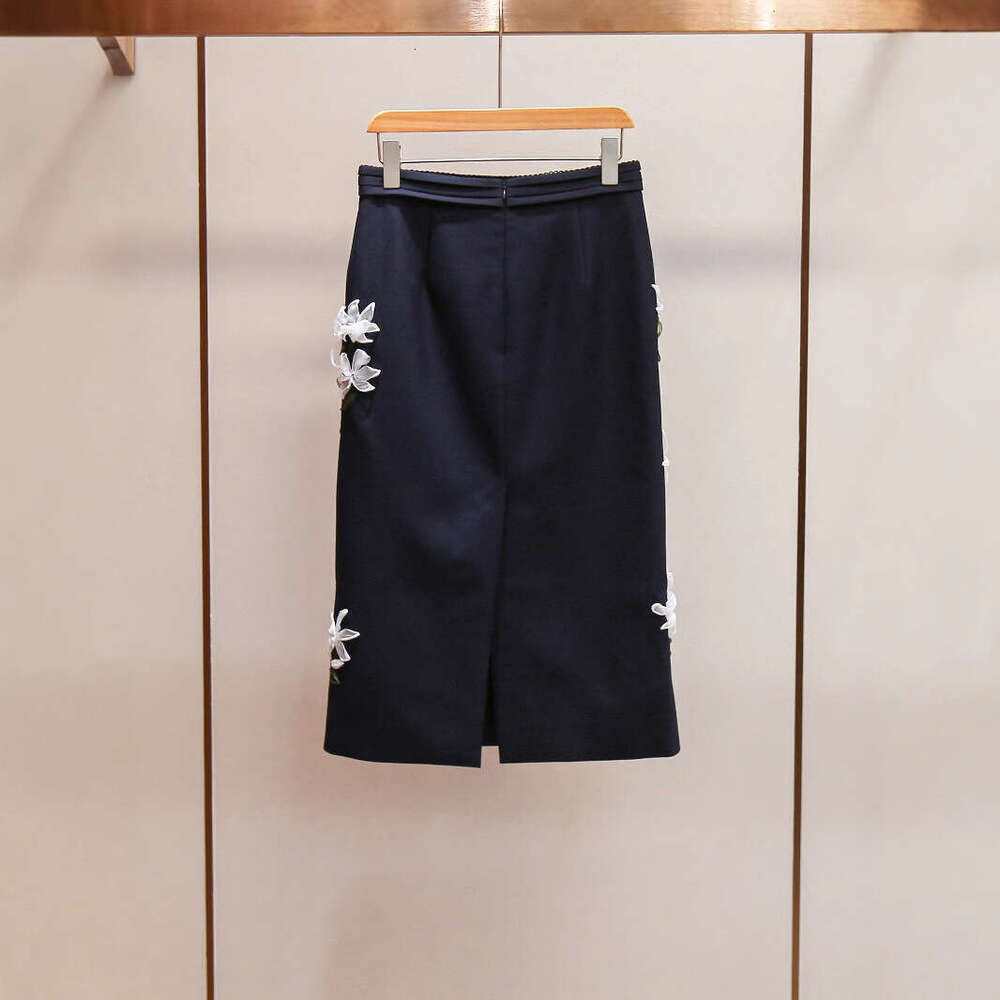 2026 high-end designer women's summer new retro French bow pleated sleeveless top