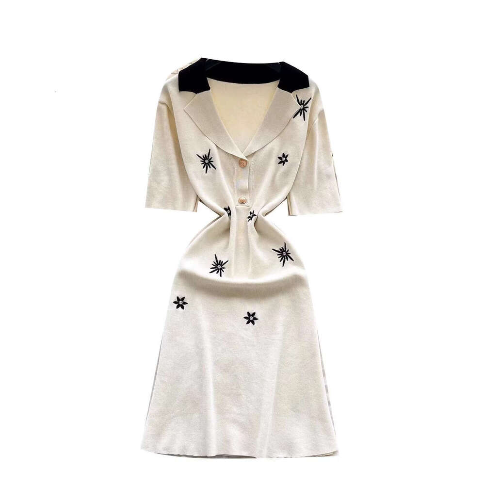 2026 Spring and Summer Designer Korean V Leader Embroidered Knitted Women's Dress New Waist A-line Short Skirt