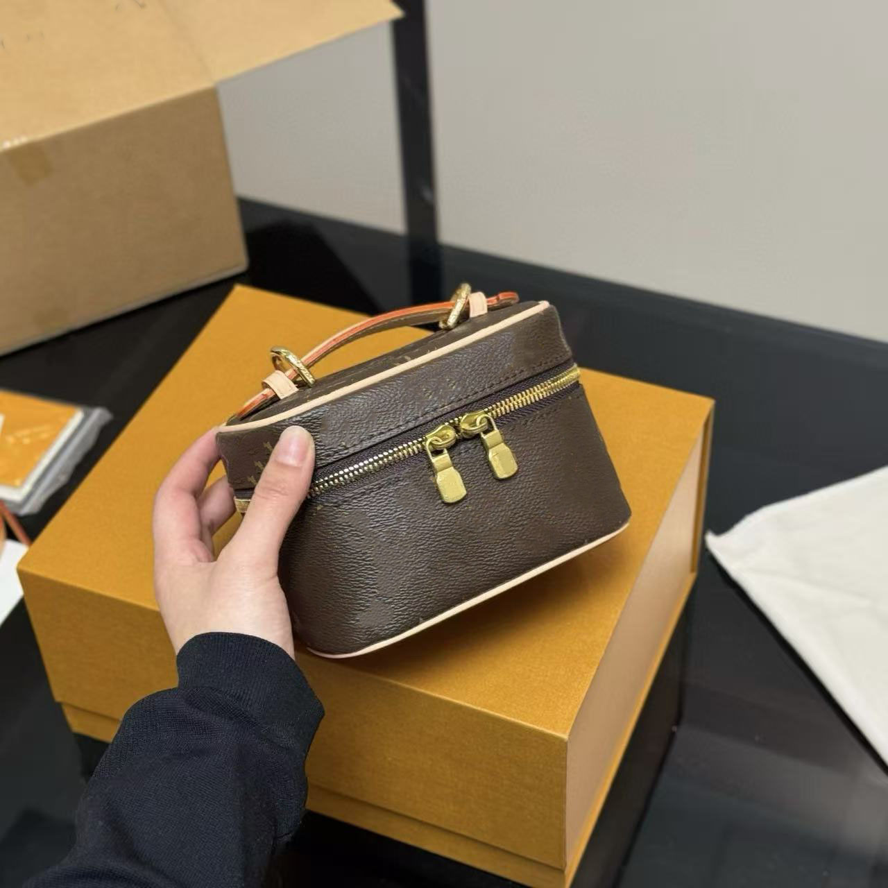 10A Designer makeup bag vanity bag women handbags exquisite cosmetic bags portable small bags with straps brown leather crossbody bags handbags travel cosmetic bag