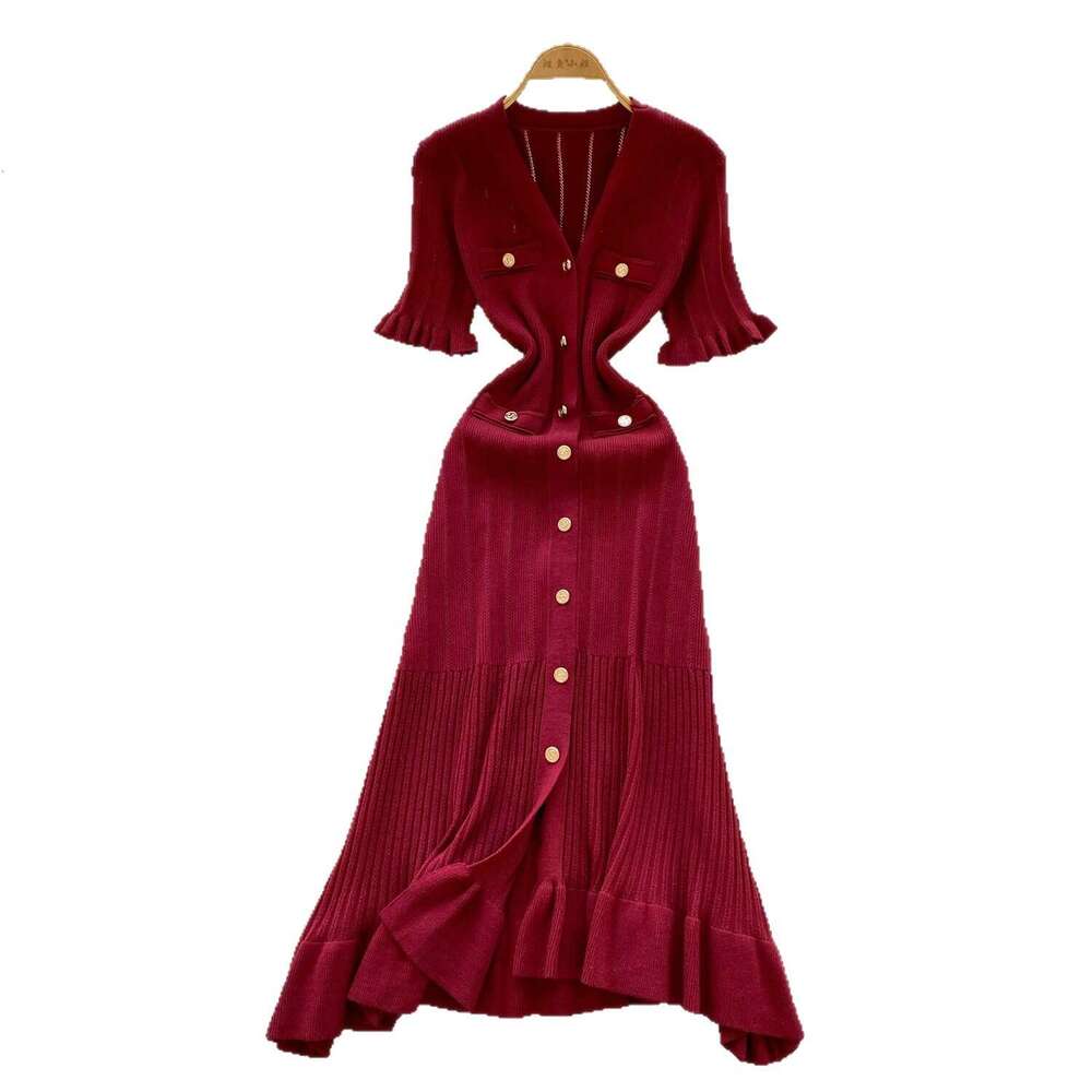 2026 designer French retro style high-end knitted women's summer ruffle edge single breasted elegant and luxurious long skirt