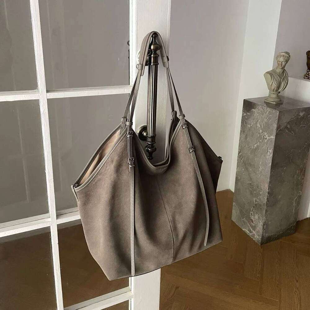 Suede Women's Tote 2025 Autumn and Winter New Niche Design Large Capacity Slack Commuter Vintage Handle Shoulder Bag XJ260306