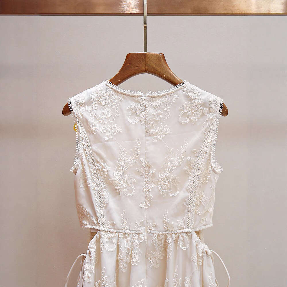 2026 designer high-end women's summer new style French mature lace embroidered hollow dress