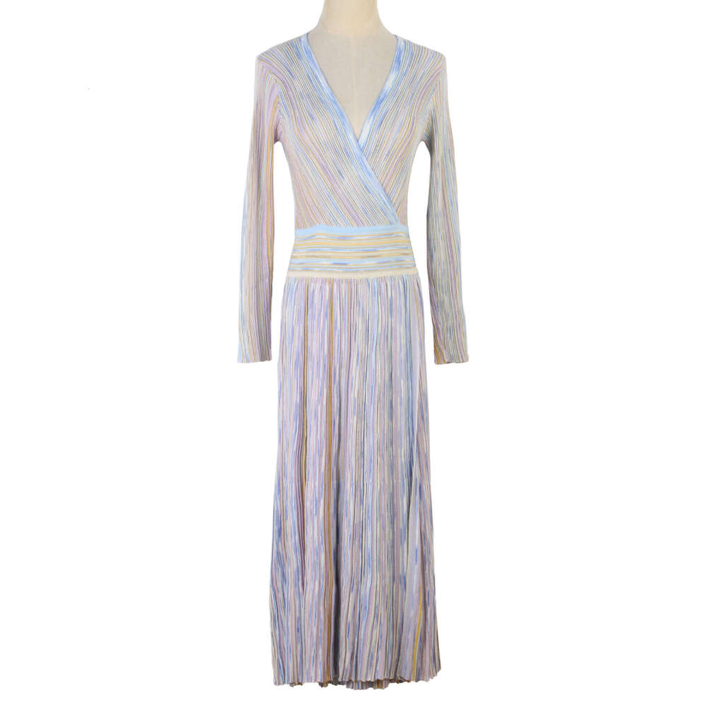 2026 European and American Elegant V-neck Long sleeved Waist Skirt Spring and Autumn New French Slimming Women's Dress