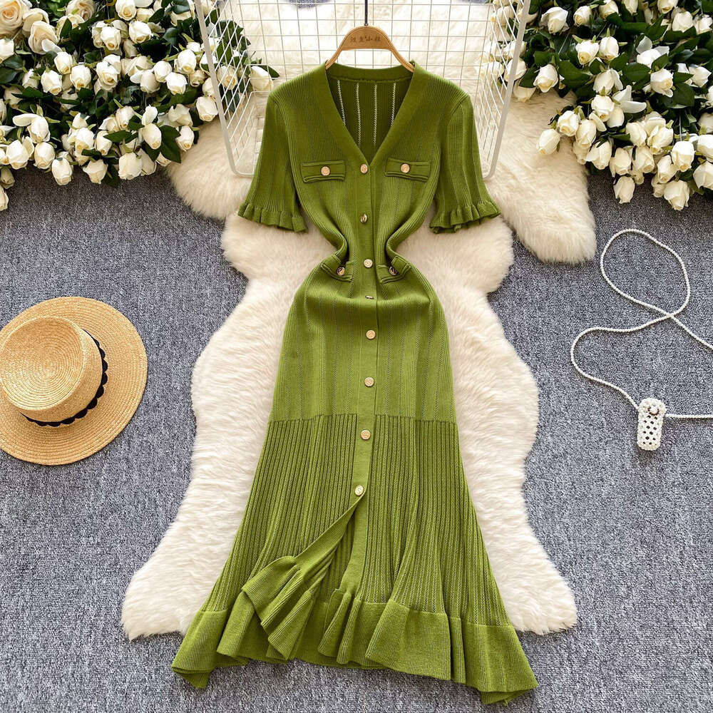 2026 designer French retro style high-end knitted women's summer ruffle edge single breasted elegant and luxurious long skirt