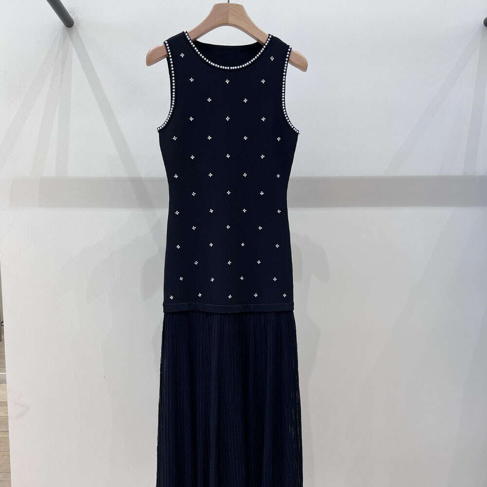 2026 Spring and Summer New Designer's High end Solid Color Elegant and Niche Style Round Neck Sleeveless Long Dress