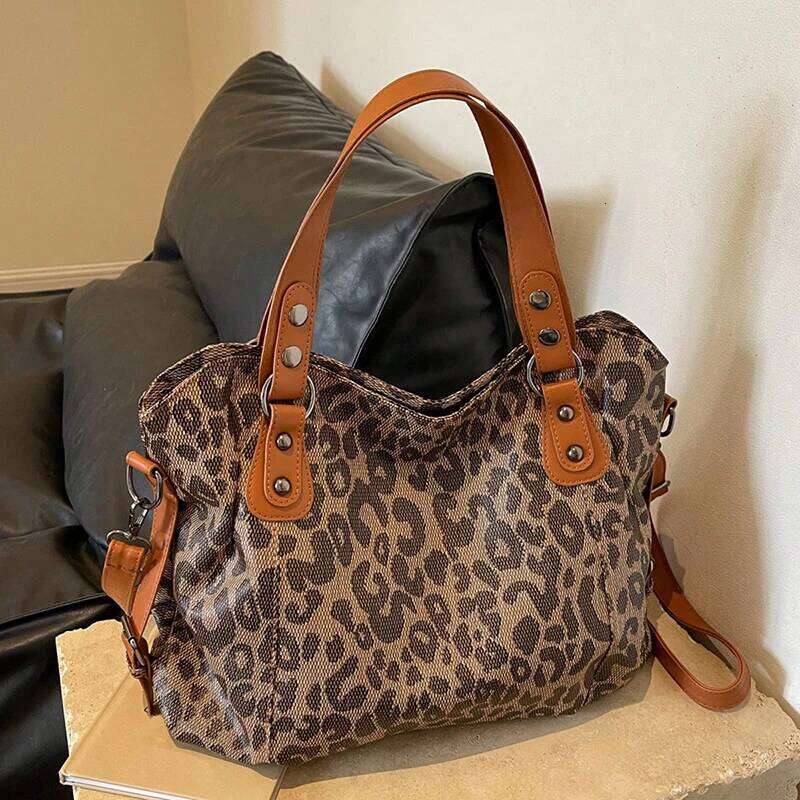 Random pattern leopard print contrasting crossbody bag, simple and exquisite women's bag. XJ260306