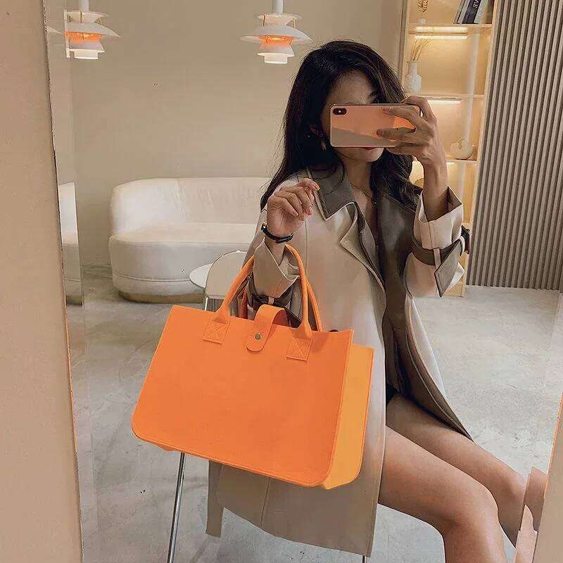 New Women's 2026 Handbag Large Capacity Open Fashion Felt Shopping Designer Tote Woven Bag Shop Online China XJ260306