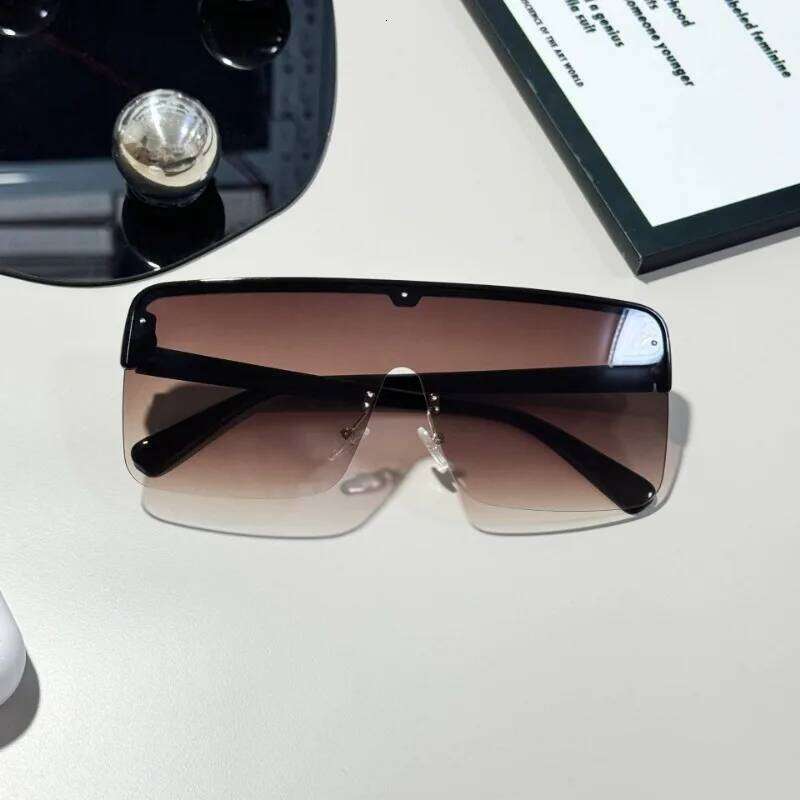 New Big Square Frame Sunglasses UV400 Summer Fashion Vintage Ladies Glasses Outdoor Travel Beach Sun Shade Eyewear Z260306