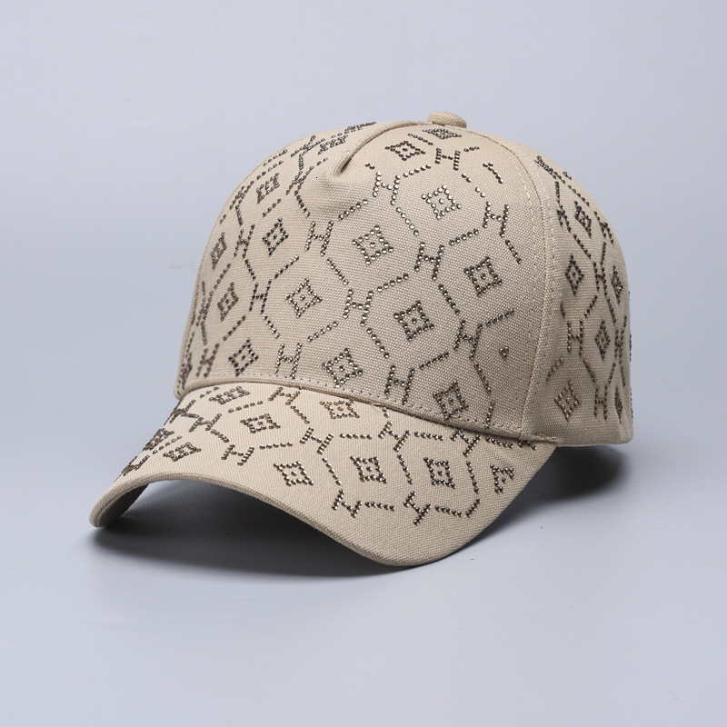 2026 New Designer Luxury Brand Women's Baseball Cap With European And American Fashion Style Crystal Small Logo Hard Brim Decoration Beak-shaped 