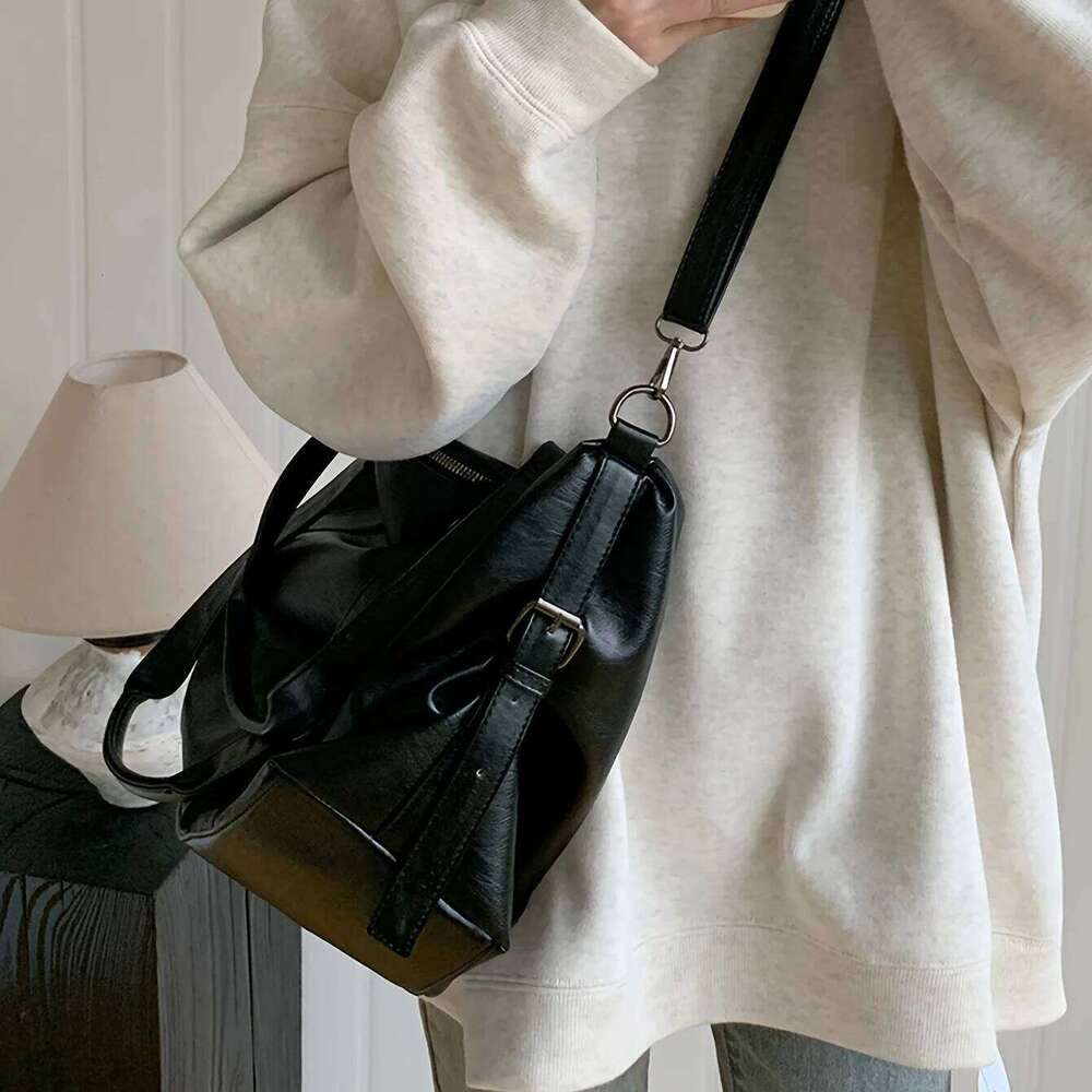 Luxury Women's Shoulder Bags Large Capacity Waterproof Crossbody Bag For Women Daily Commuting XJ260306