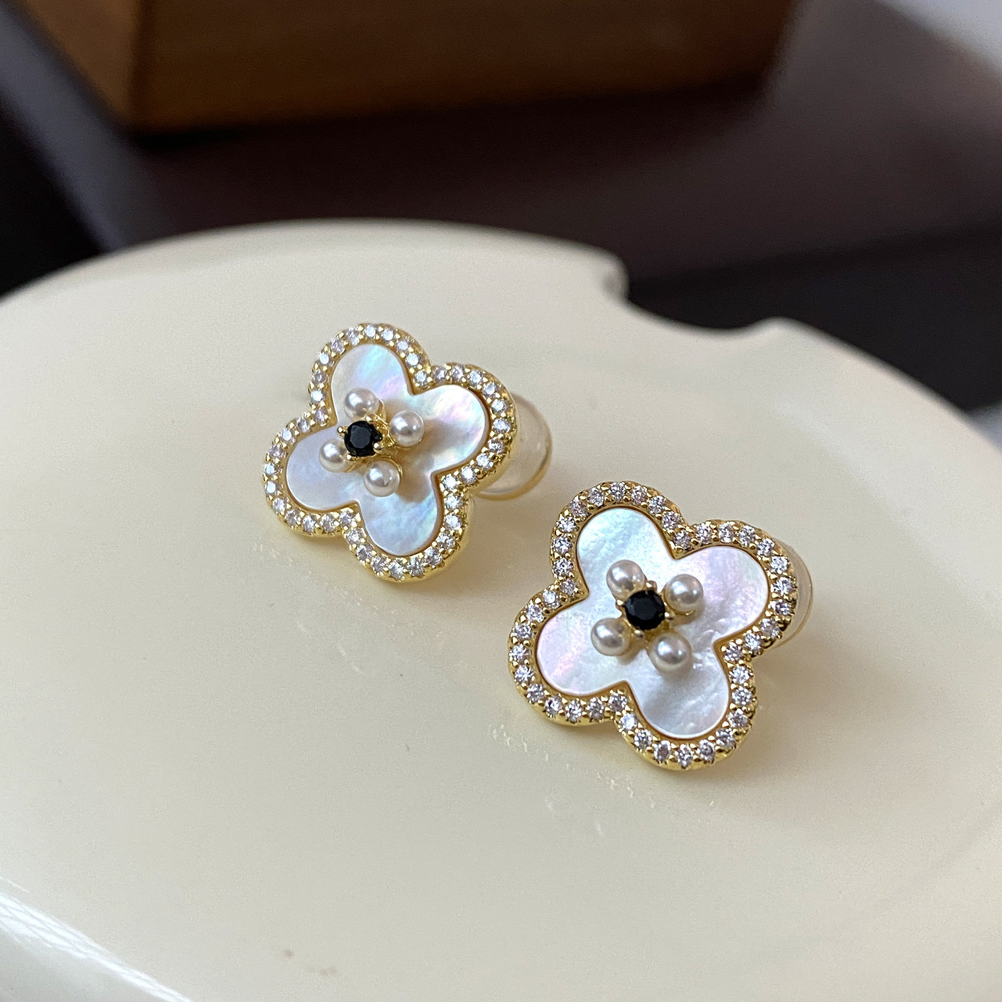 14k real gold plated silver needle zircon mother-of-pearl flower stud niche high-end earrings, simple and elegant women's earrings - view 7
