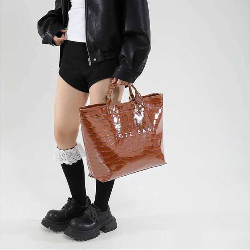 Crocodile Texture Tote Bag Pvc Kraft Paper Large Capacity Luxury Hobo Handbag Women Casual Shopping Letters Top Handle Hand Bags XJ260306