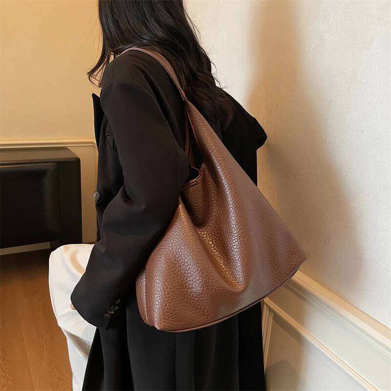 LEFTSIDE High-capacity Retro PU Leather Shoulder Bags for Women Hobo Bucket Bag 2025 Winter Luxury Designer Purses and Handbags XJ260306