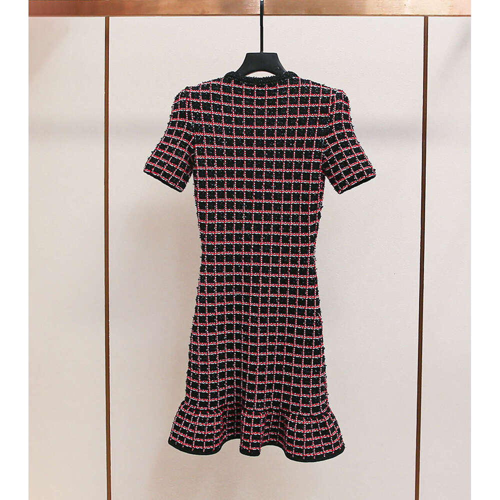 2026 spring and summer new French style designer elegant pleated slim fit short sleeved knitted dress