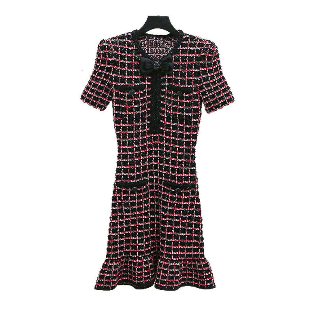 2026 spring and summer new French style designer elegant pleated slim fit short sleeved knitted dress