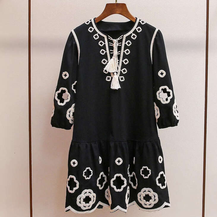 2026 Spring and Summer New French Retro Elegant Social Vacation Style Heavy Embroidery A-line Skirt