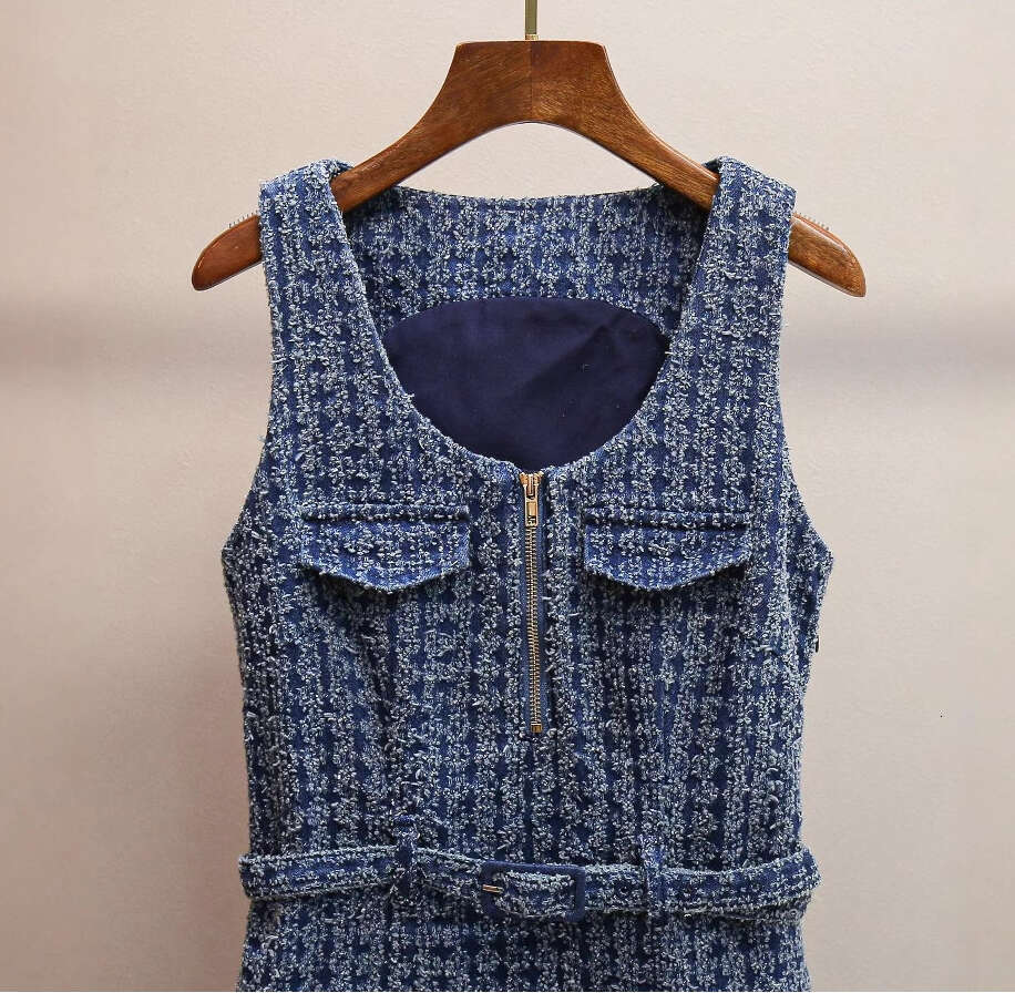 2026 Spring/Summer New Fashionable Retro Style Elegant and Simple Casual Waist Tight fit Tank Top Dress