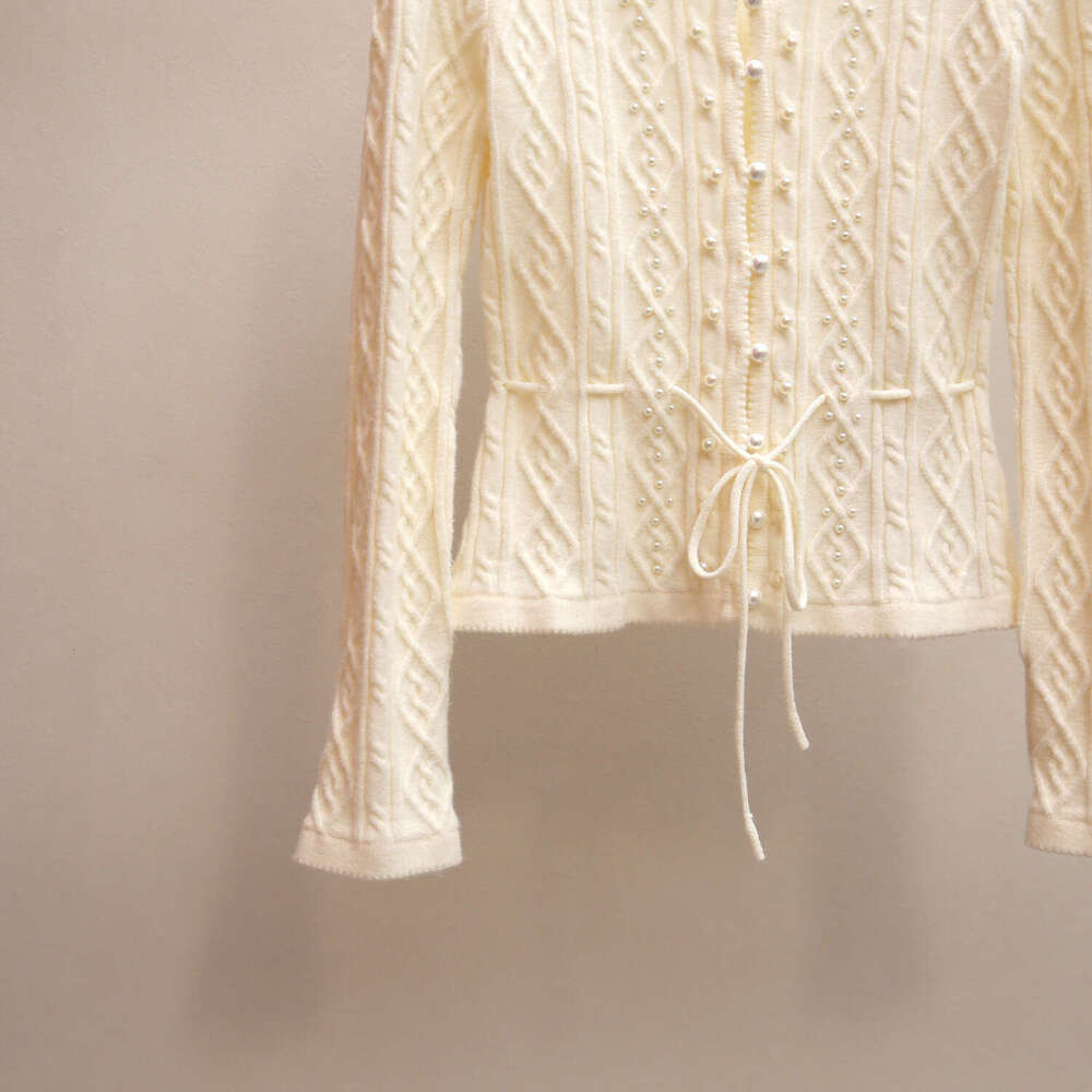 2026 designer's high-end women's clothing spring and summer new item, soft and slim fit round neck thick bead waist knitted sweater