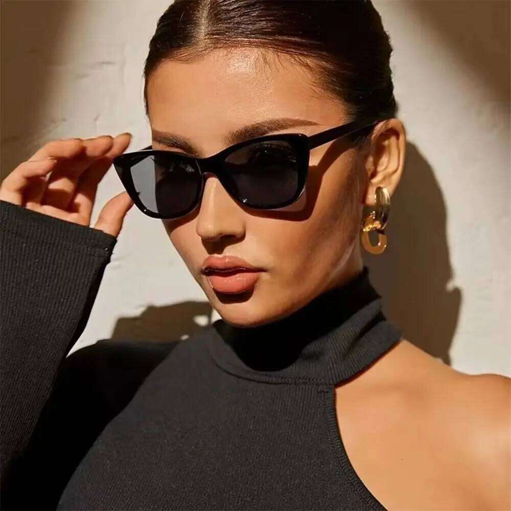 Trendy Street Photo Props Cat Eye Sunglasses UV400 Protection Vintage Small Frame Sun Glasses Gradient Leopard Eyewear for Women Z260306
