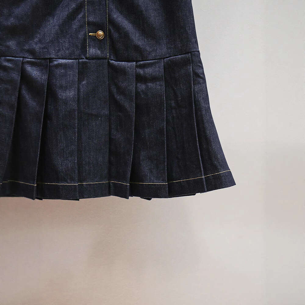 2026 Spring and Summer New Hepburn style pleated skirt patchwork single breasted sleeveless vest straight tube dress