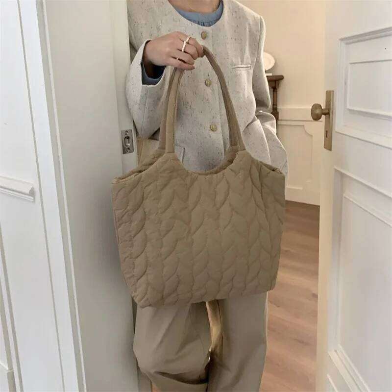 Big Soft Shoulder Bag Side for Women 2024 Spring Trend Fashion Design Cloth Hand Female Large Capacity Handbags Tote Bags XJ260306