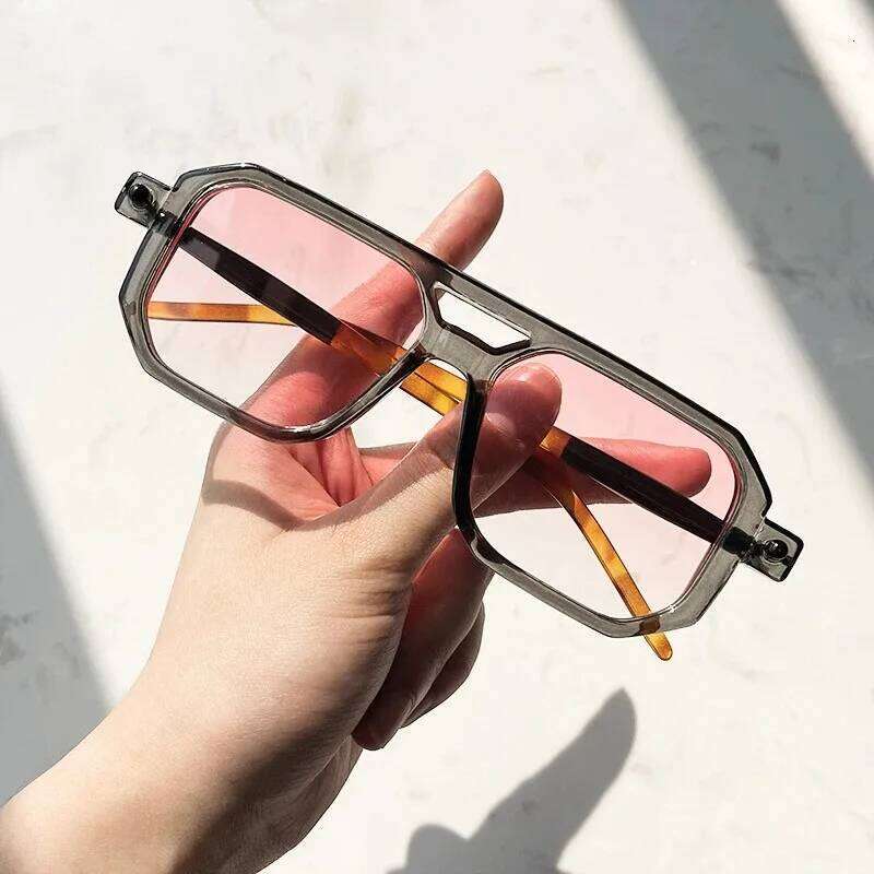 Vintage Square Sunglasses for Men Fashion 2024 Retro Double Bridge Male Sun Glasses Eyewear Trendy Brand Design Shades Z260306