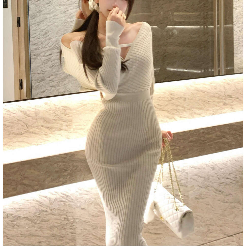 Designer French Pink V-neck New Long Sleeve Knitted 2026 Autumn/Winter Tight Waist Skirt