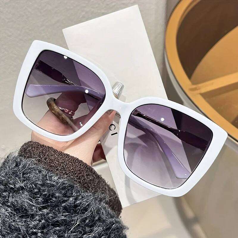 1pc Women's Large Square Frame Fashion Sunglasses - Stylish Gradient Purple Lens with Tortoiseshell Pattern Z260306